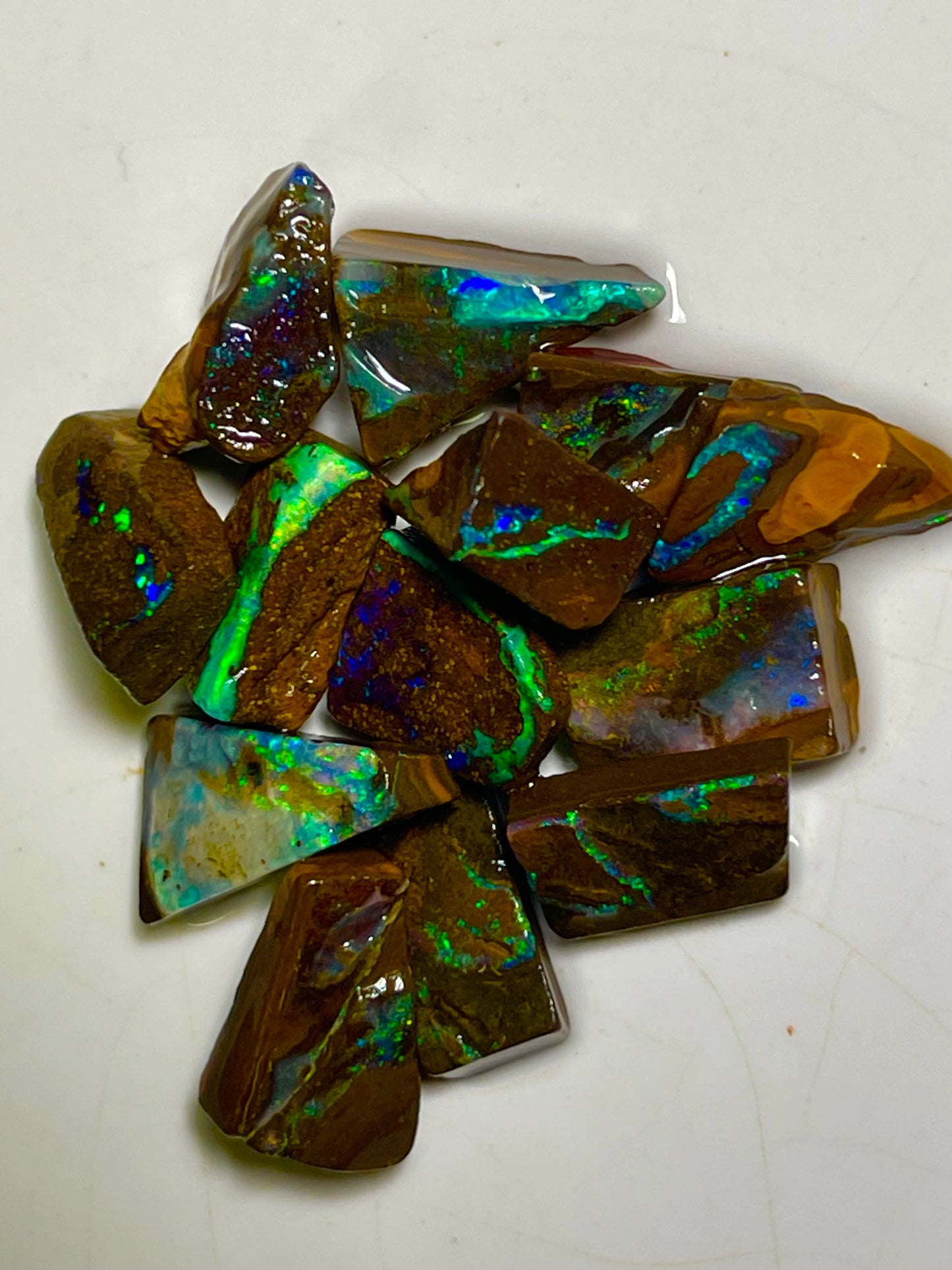 Jewellery Makers rubs/rough parcel 106.75cts Gorgeous Winton boulder opals here Bright Multicolours 14x9x4mm to 13x8x2mm BOUK-001