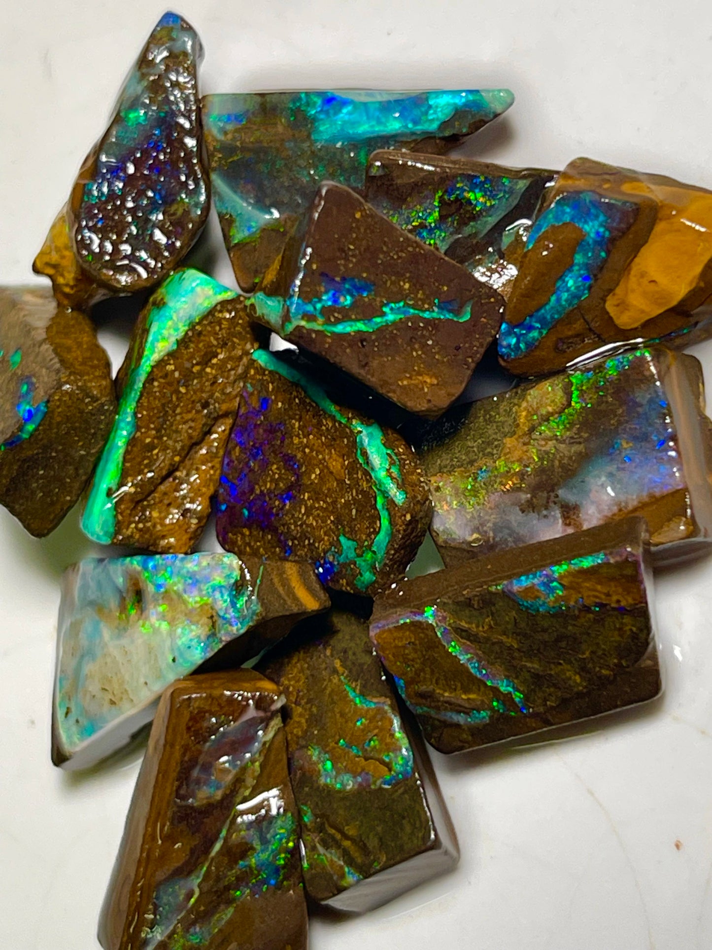 Jewellery Makers rubs/rough parcel 106.75cts Gorgeous Winton boulder opals here Bright Multicolours 14x9x4mm to 13x8x2mm BOUK-001