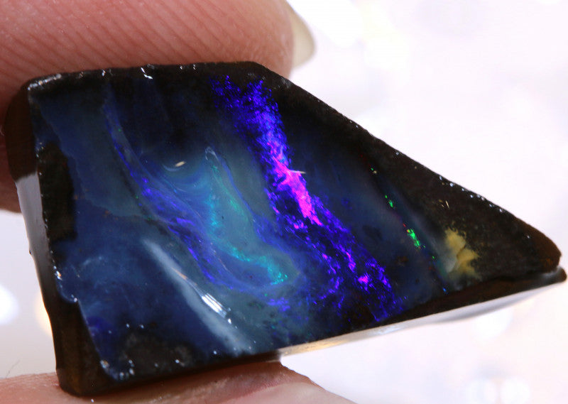Australian Queensland Boulder opal 17.5cts rough / faced Quilpie Nice Blue fires Lots Potential 23x13x6mm BFA18