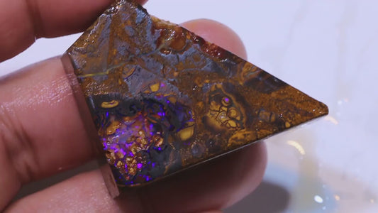 Australian Queensland Boulder opal Conglomerate 112cts rough  Koroit veins of Blue fires 42x35x14mm BFA09